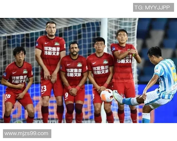 重庆足球队以82分稳居锦标赛积分榜首位争夺冠军形势乐观 重庆足球队以82分稳居锦标赛积分榜首位争夺冠军形势乐观