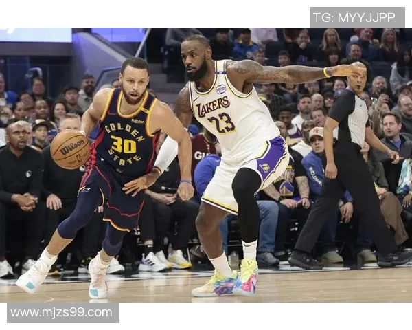 勇士与太阳精彩对决完整回顾赛季巅峰时刻分析与精彩瞬间重温 勇士与太阳精彩对决完整回顾赛季巅峰时刻分析与精彩瞬间重温