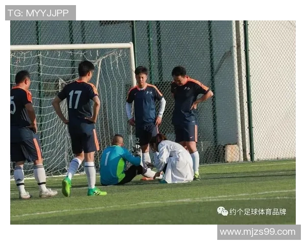 千叶队与福冈黄蜂的激烈对决展现足球魅力与团队精神 千叶队与福冈黄蜂的激烈对决展现足球魅力与团队精神