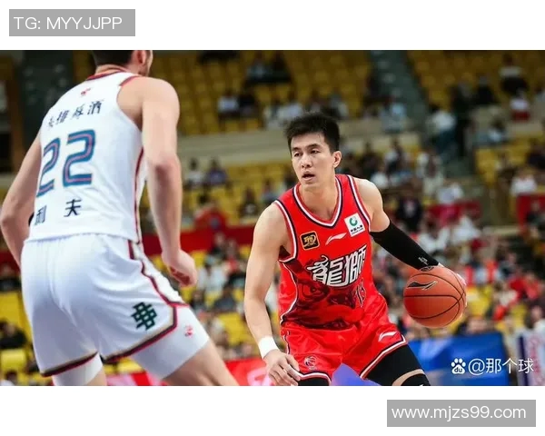 郭艾伦带领中国男篮奋勇拼搏展现青春力量与团队精神的精彩瞬间